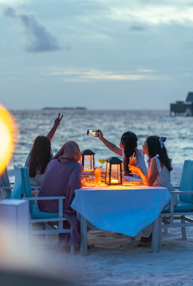 احزمي حقائبك واجمعي أقرب صديقاتك لتمضية أجمل الأوقات مع عطلة الفتيات GIRLS GETAWAY  في ميلايدو