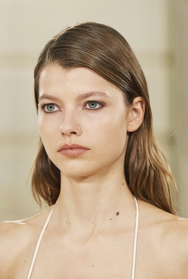 تخلّصي من الرؤوس السوداء بـ3 خطوات سهلة التطبيق قبل نهاية صيف 2022