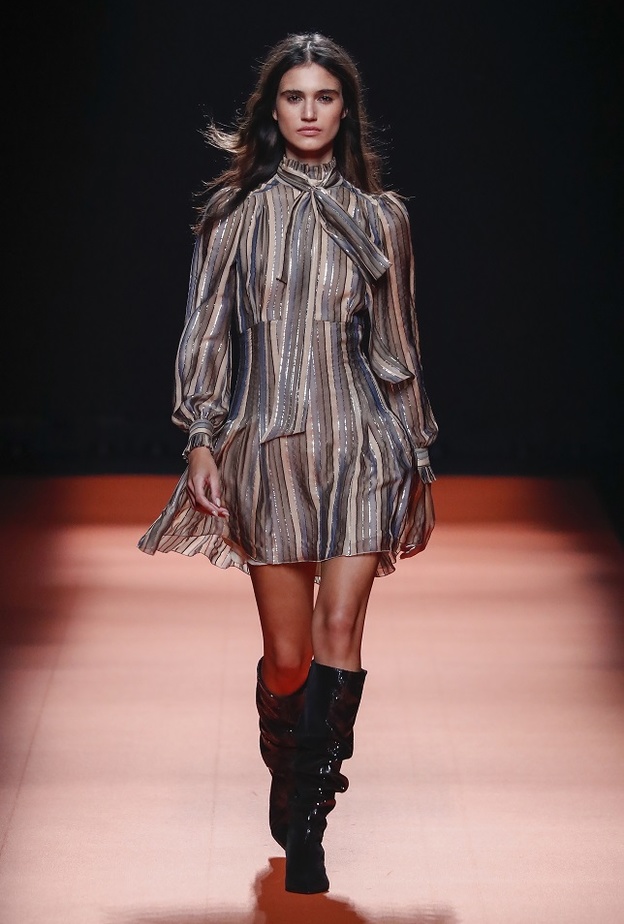 موديلات فساتين قصيرة للخريف بتصاميم متنوعة صيحة هذا الموسم من Teresa Helbig