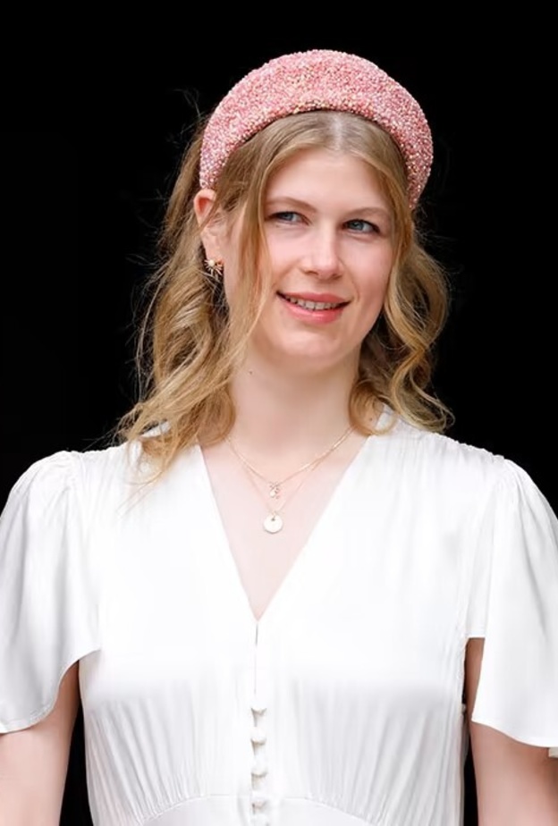 ليدي لويز وندسور حصلت على عمل صيفي قبل التحاقها بجامعة سانت أندروز