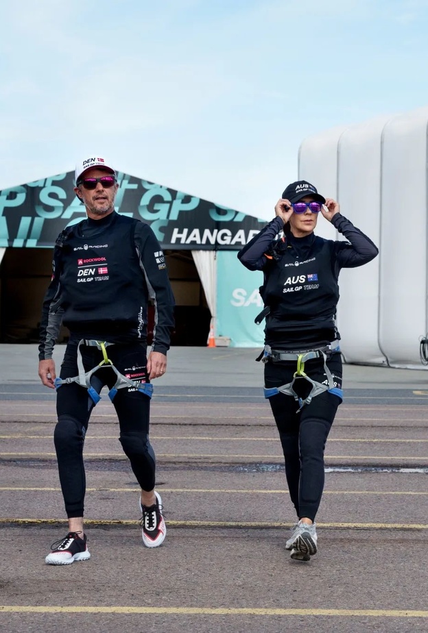 الأميرة ماري تتغلب على زوجها ولي عهد الدنمارك في مسابقة إبحار