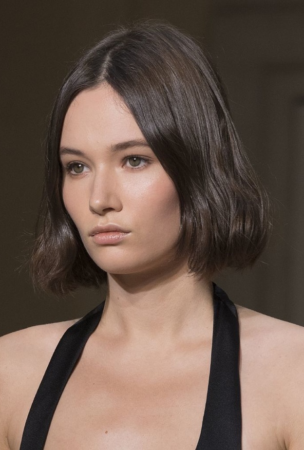  تسريحات مميزة للشعر القصير تلائم جميع المناسبات