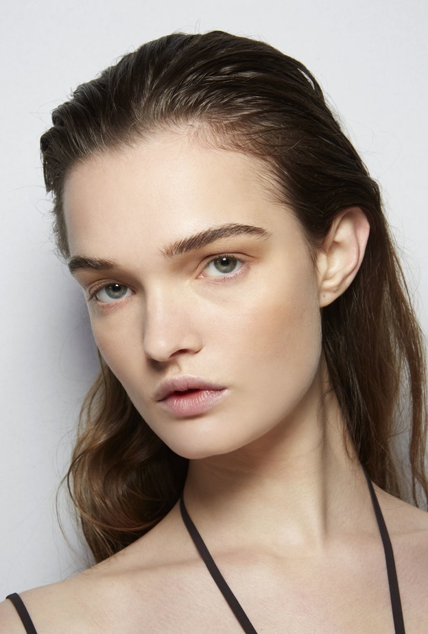 تخلصي من تصبغات وحبوب الوجه وأعيدي النضارة لبشرتك بهذه الطريقة