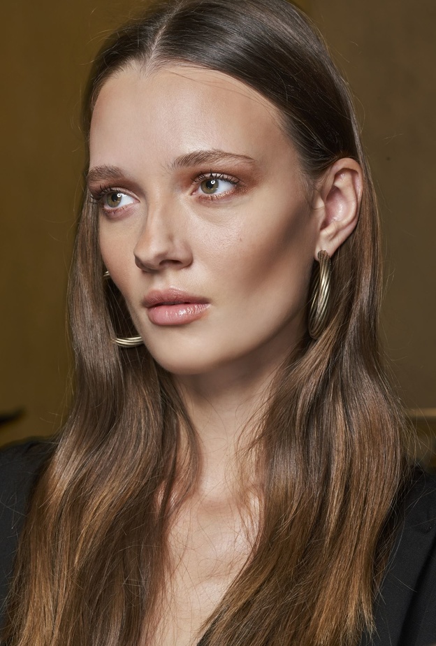 أفضل حلول طبيعية لعلاج الشعر الجاف والمتقصف