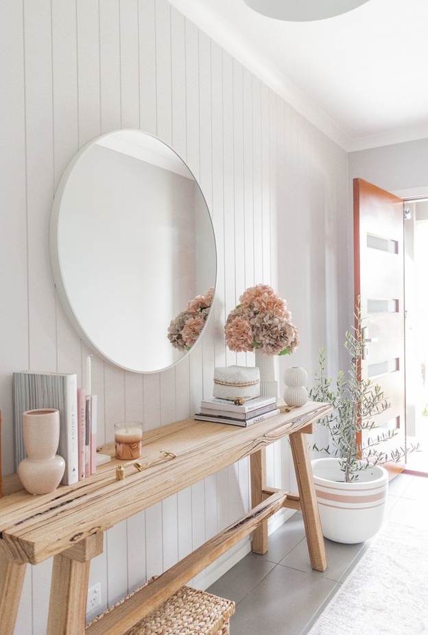 أحواض النباتات في مداخل المنزل