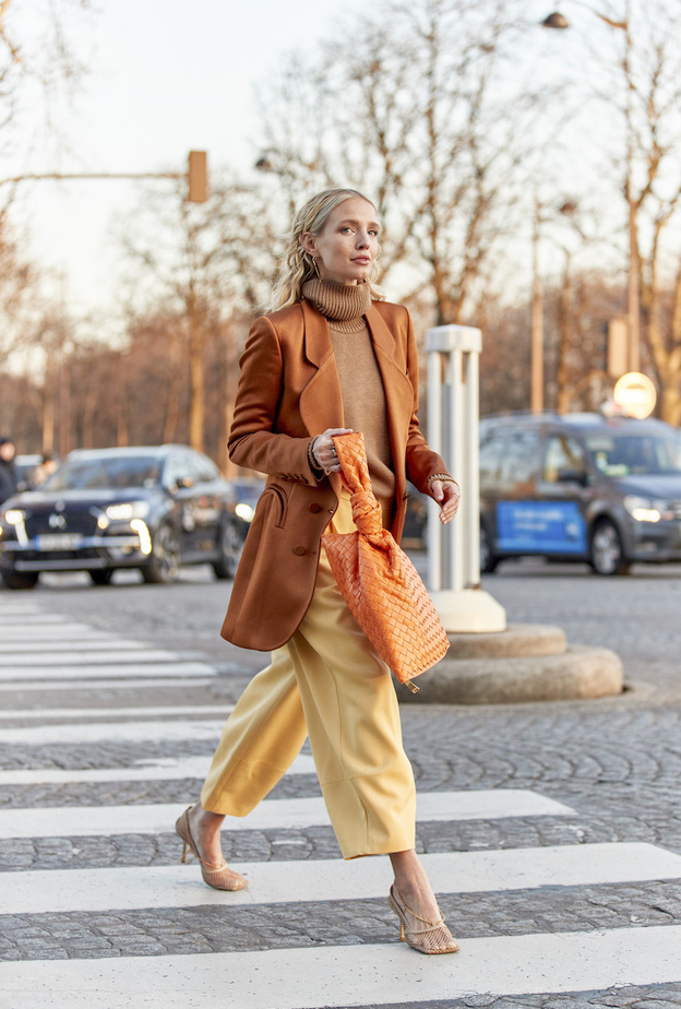 البليزر مع البنطلون خيارك لأجمل الاطلالات الخريفية الأنيقة 