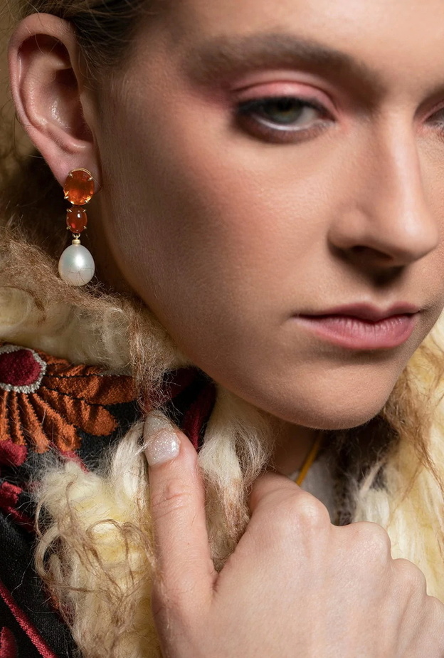 أقراط Fire Opal Gemmy Pearl Drop من LEIGH MAXWELL