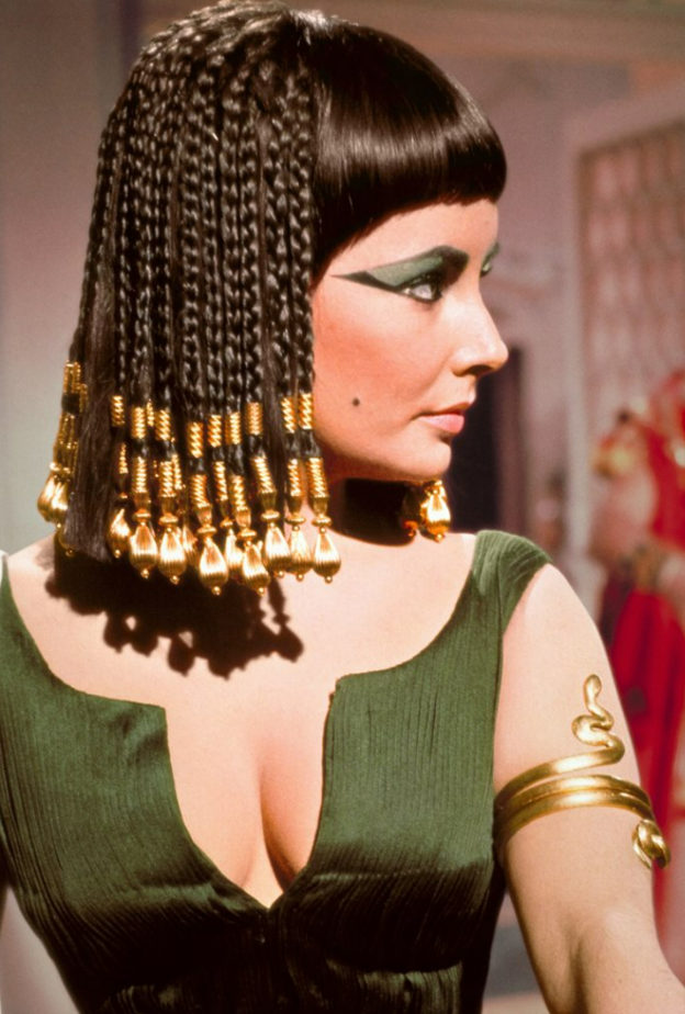 إليزابيث تايلور في فيلم كليوباترا