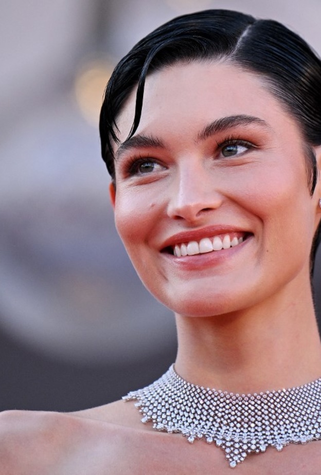 إطلالات جمالية ملفتة في حفل افتتاح مهرجان فينيسيا السينمائي 2022