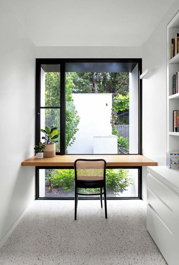 الإنارة الطبيعية تساعد الأطفال على التركيز في مكاتبهم الدراسية