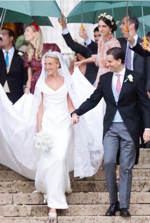 الاميرة ماريا لورا مع العريس خلال زفافها المدني