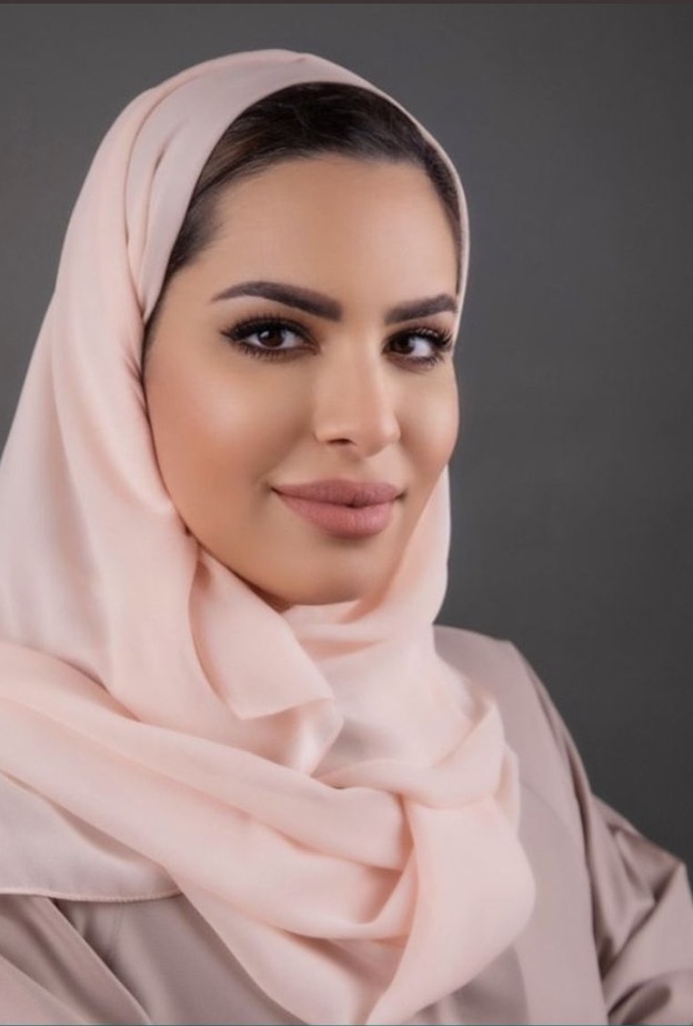 تعرفوا على "الجوهرة المقبل" مديرة التحول الرقمي في وزارة السياحة