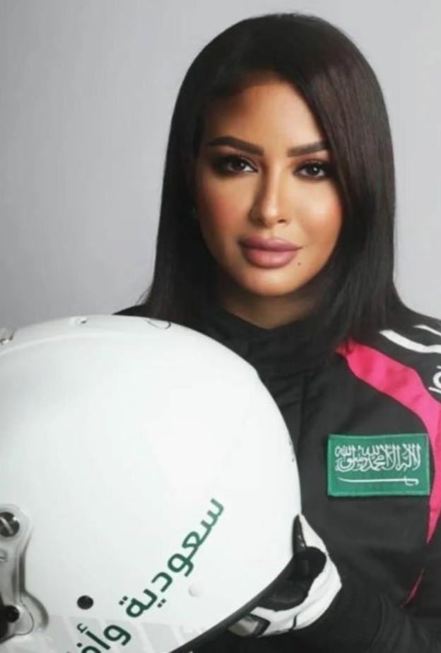 السائقة "مها الحملي" تحصد لقب أفضل فريق نسائي في أولى جولات البطولة السعودية للراليات