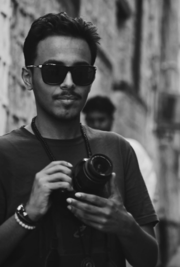 الفنان البصري حازم الأهدل لـ "هي" بمناسبة اليوم الوطني: المملكة العربية السعودية لها دور فعال ومؤثر على مستوى الفنون محليا عالميا