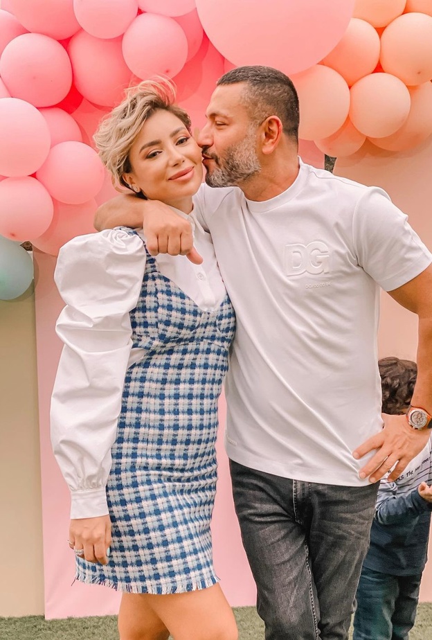 اهدى زياد برجي الفيديو كليب لزوجته بمناسبة ذكرى زواجهما