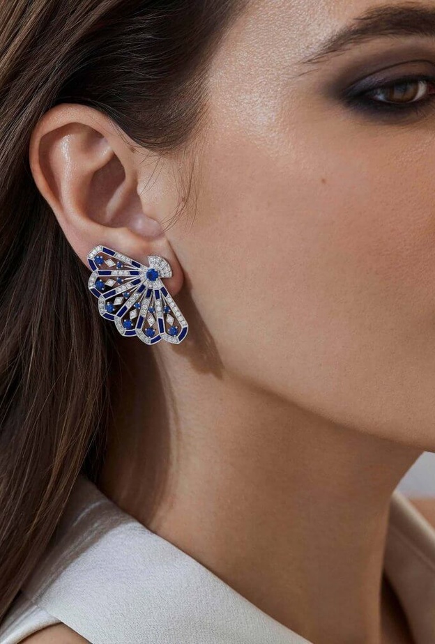 تألقي بفخامة أقراط الياقوت الأزرق حجر سبتمبر الساحرة