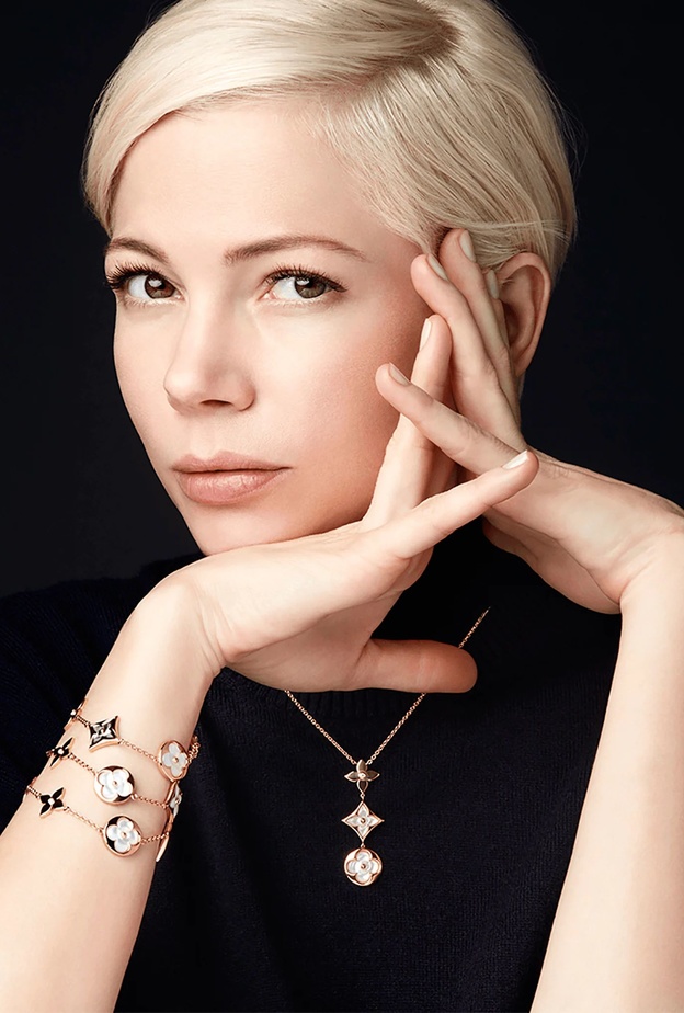 تصاميم مجوهرات عرق اللؤلؤ الأجمل لاطلالة شاعرية في الخريف