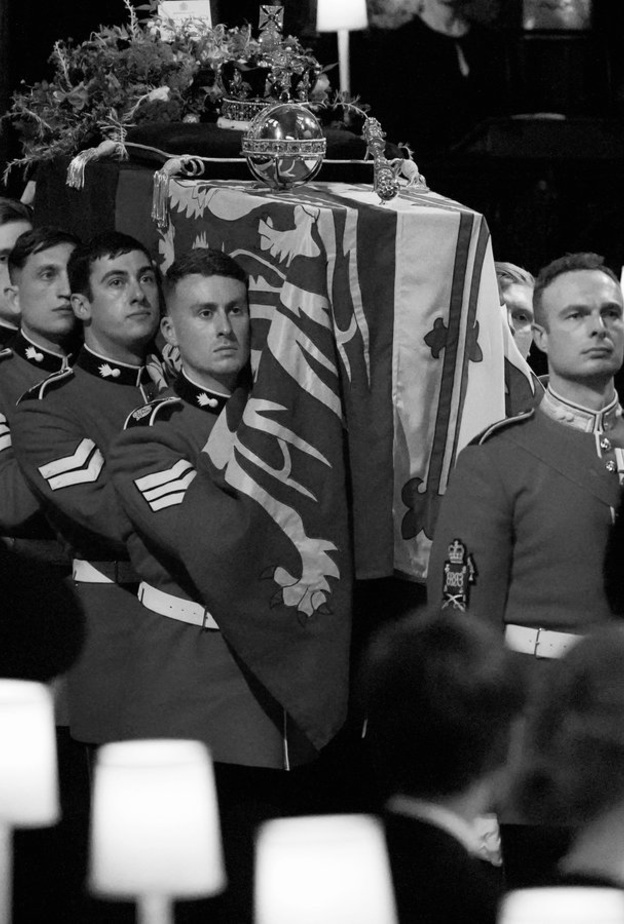 تعرفي على قصة أسبوع الحداد الذي تقضيه العائلة المالكة حدادا على وفاة الملكة