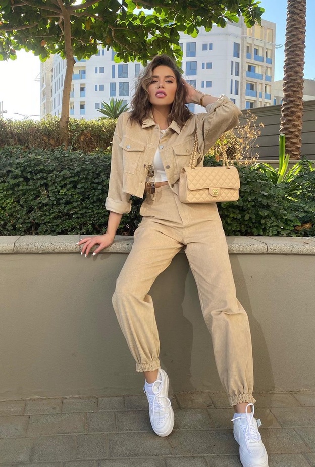 اطلالات سينتيا صامويل تزداد عصرية بعد ارتباطها 