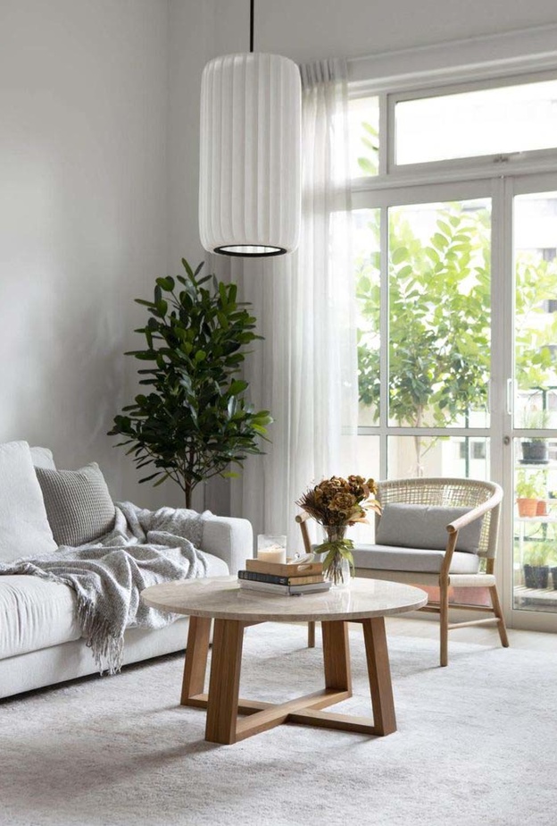 حوض من النباتات الخضراء وإناء زهور جافة تزيين غرفة معيشة مودرن 2022