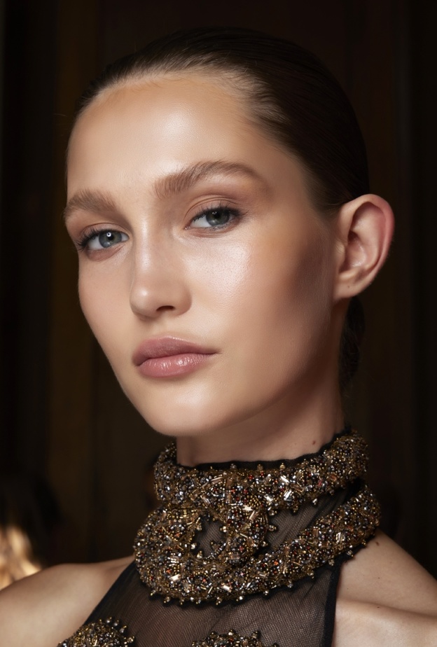 حيل لتكبير الشفاه وإظهارها ممتلئة