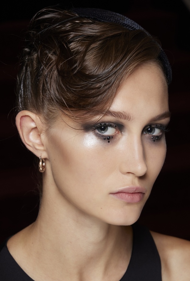 Armani مكياج الجفن السفلي من عروض