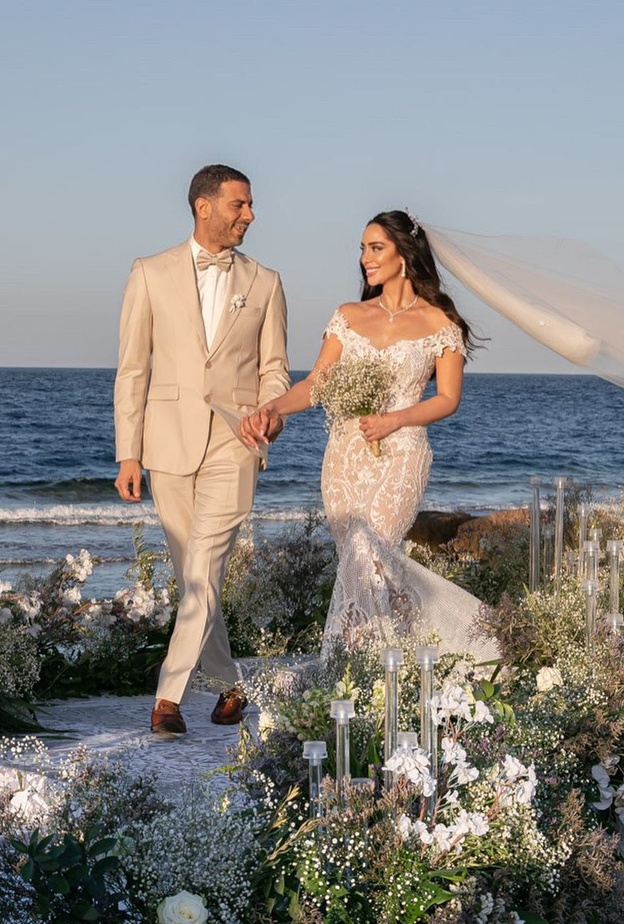 زواج محمد فراج وبسنت شوقي على الشاطئ 