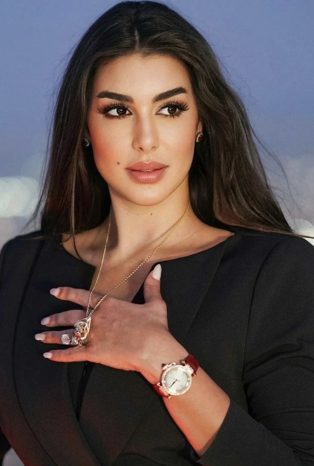 ساعة ياسمين صبري من Cartier