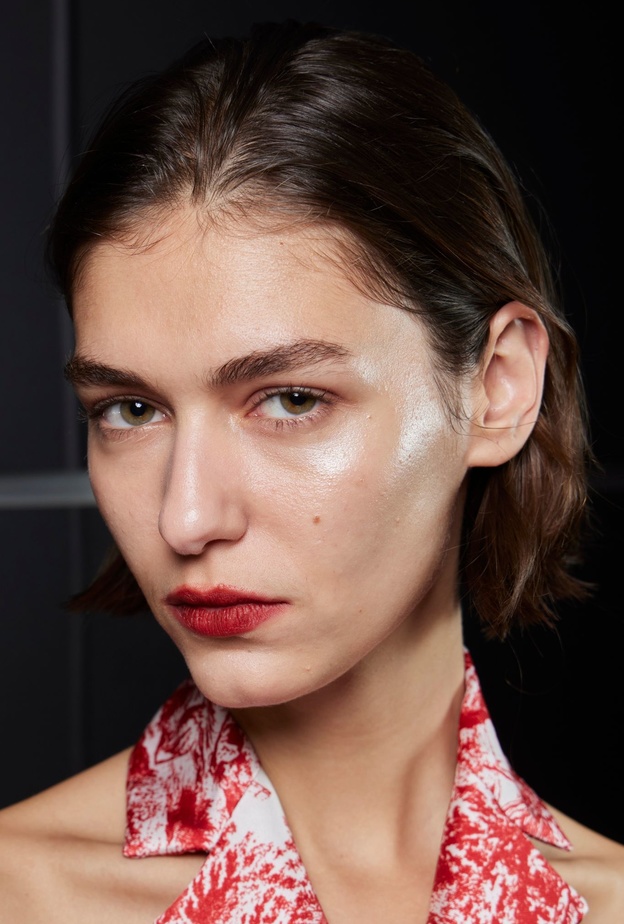 تعرفي إلى أسباب تساقط شعر الحواجب وأفضل العلاجات للتغلب على ذلك