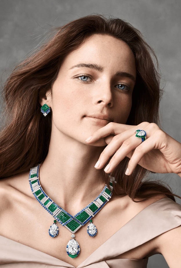 طقم Chevron Mystérieux الفخم من فان كليف أند آربلز Van Cleef and Arpels
