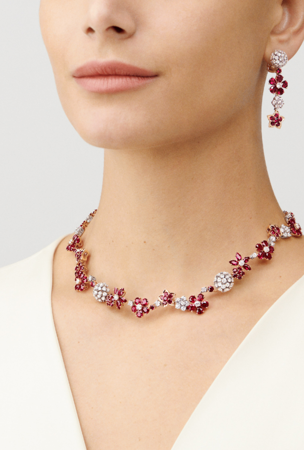 طقم Folie des près من فان كليف أند آربلز Van Cleef and Arpels