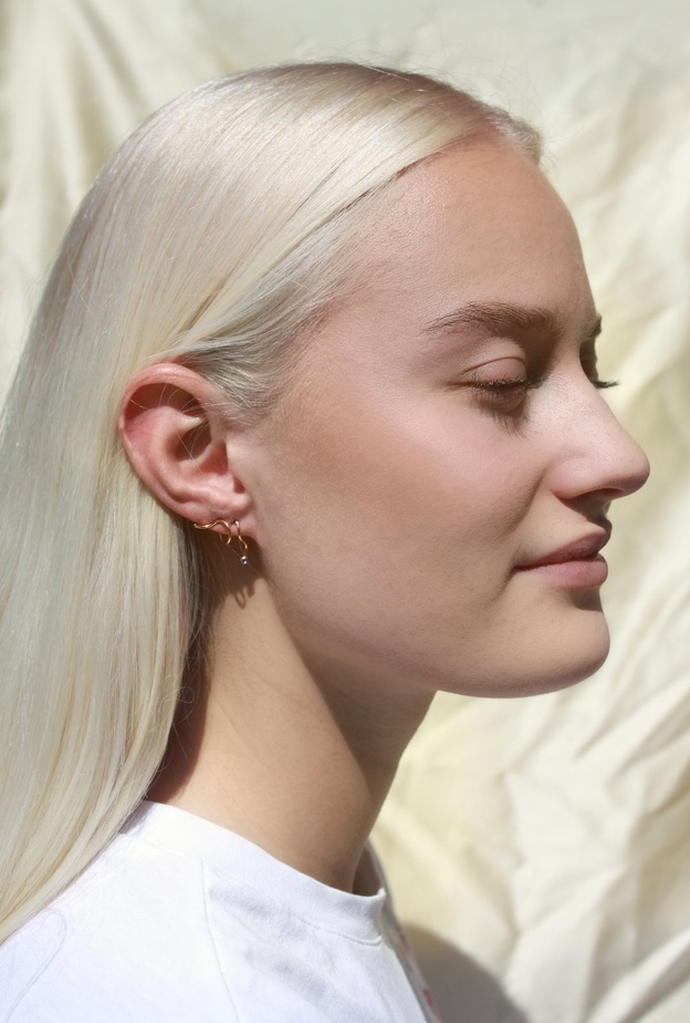 قرط بواكاي Puakai earring من بيرنيل لوريسن Pernille Lauridsen