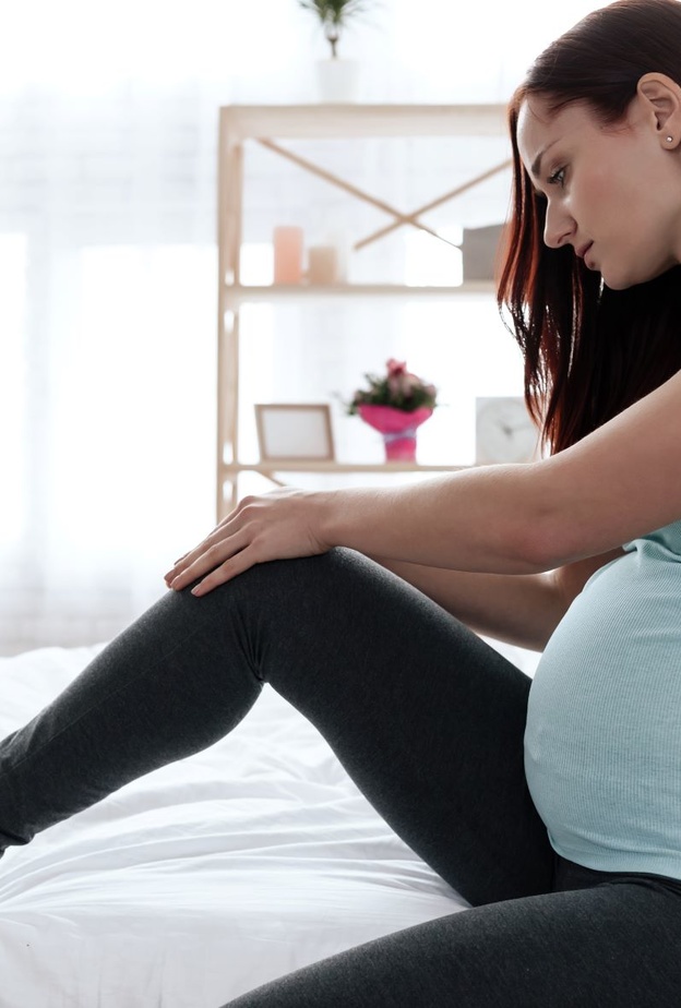 ما هي أسباب خشونة الركبة عند الحامل