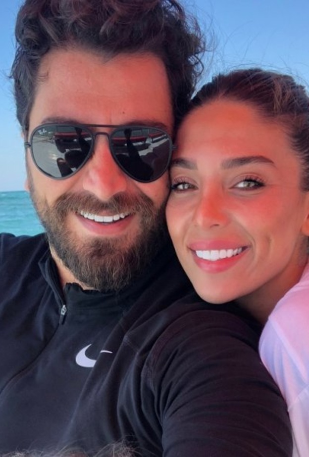 معتصم النهار وطليقته قبل حذف الصور