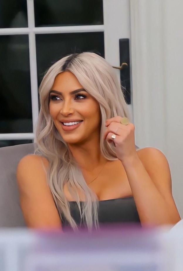 نجمة تلفزيون الواقع كيم كارداشيان