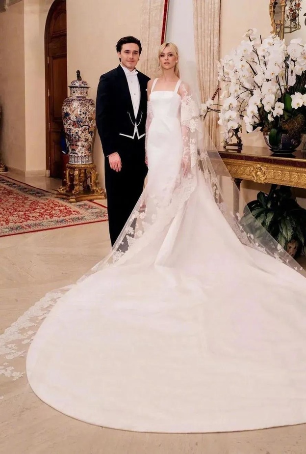 نيكولا بيلتز تزوجت من بروكلين بيكهام