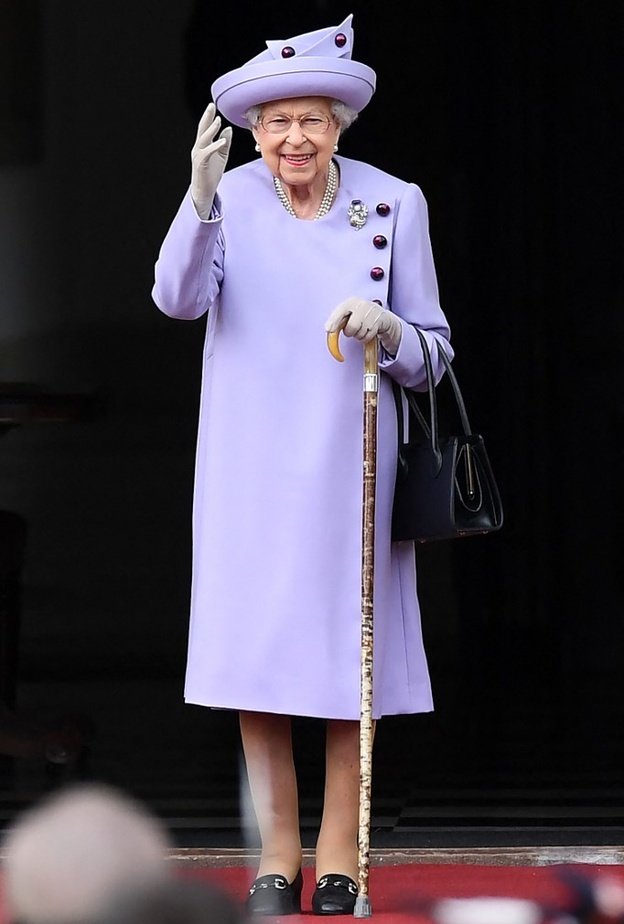 الملكة اليزابيث 