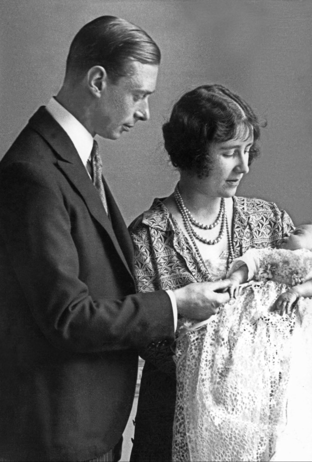  ماذا حدث للعالم في عام ميلاد إليزابيث الثانية ملكة بريطانيا؟