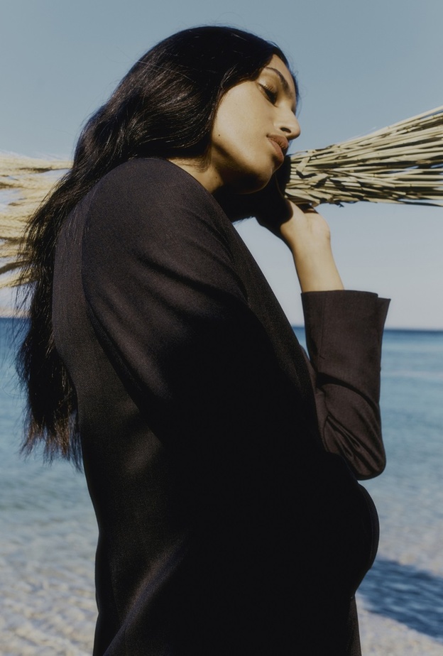 Iris & Ink تطلق مجموعتها الجديدة لخريف وشتاء 2022-2023