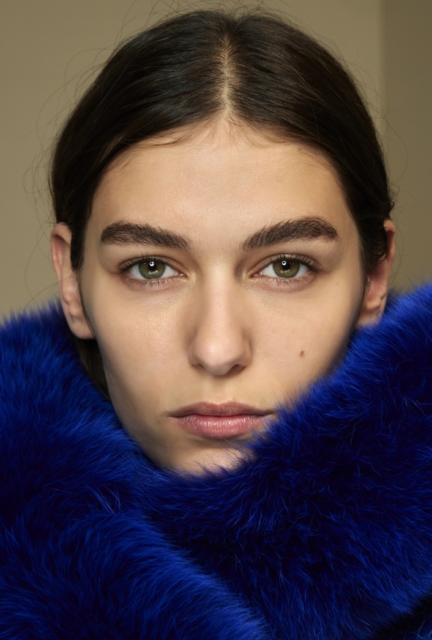 العناية بمحيط العينين من وحي دار Alexandre Vauthier