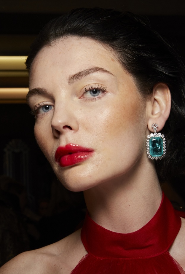 الوان احمر شفاه ملفتة  من دار Helen Anthony