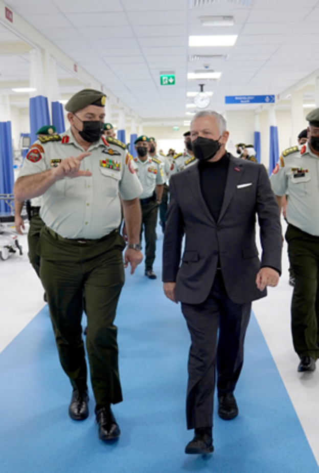 الملك عبد الله يفتتح مستشفى عسكريا جديدا في عمان