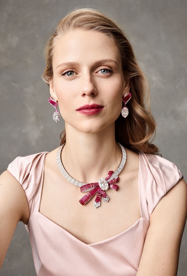 مجموعة Legend of Diamonds من "فان كليف آند آربلز"