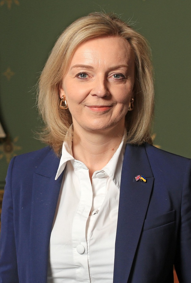 "البساطة" عنوان مجوهرات رئيسات وزراء بريطانيا