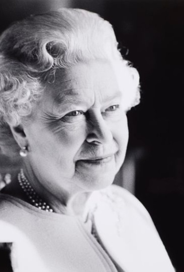 الملكة إليزابيث 