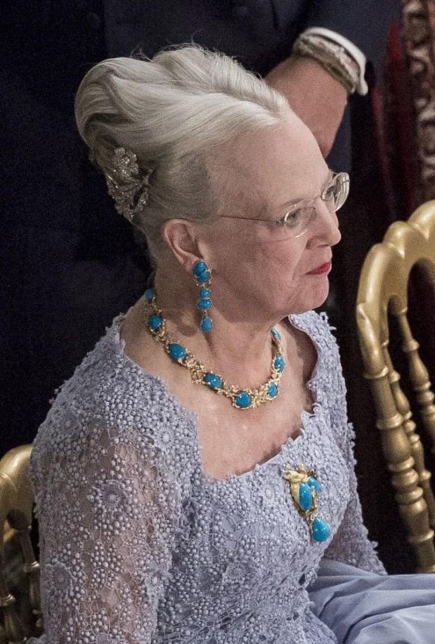 أقراط الفيروز متعددة الحلقات للملكة مارغريت الثانية