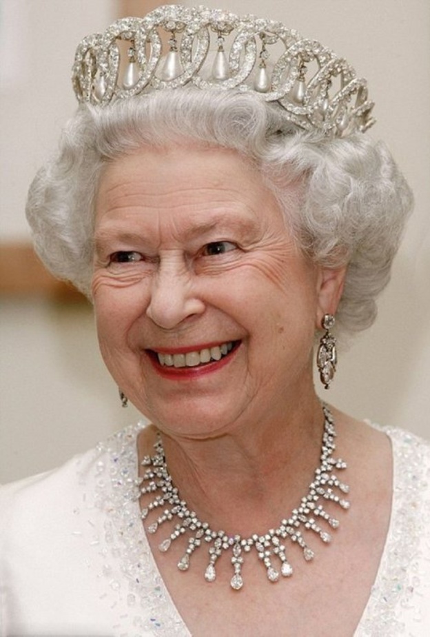 كاملا باركر ترث أغلى القطع من صندوق مجوهرات الملكة إليزابيث الثانية