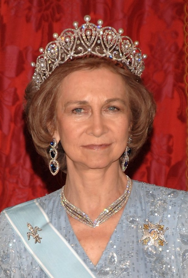 أفخم مجوهرات ملكات العالم من توقيع دار كارتييه Cartier العريقة