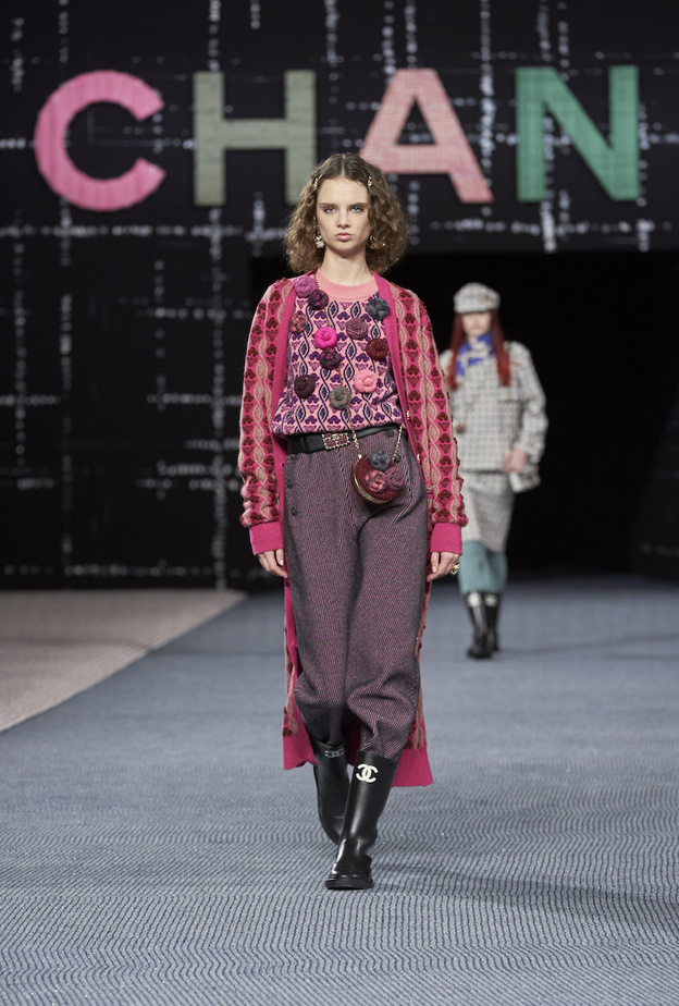 أفكار مختلفة لتنسيق الكارديغان الطويل في الخريف 