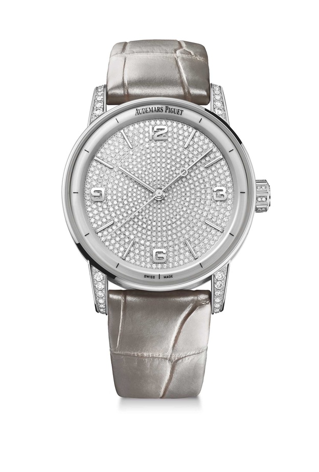 ساعة كود 11.59 باي أوديمار بيغه تشعُّ تألّقاً بالماس